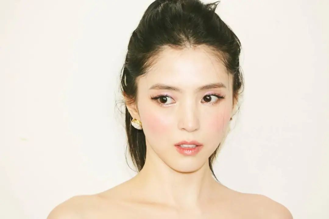 素希姐 恋爱风波后首次写真！感觉好疲惫~心疼素希姐！ - 炫图天下