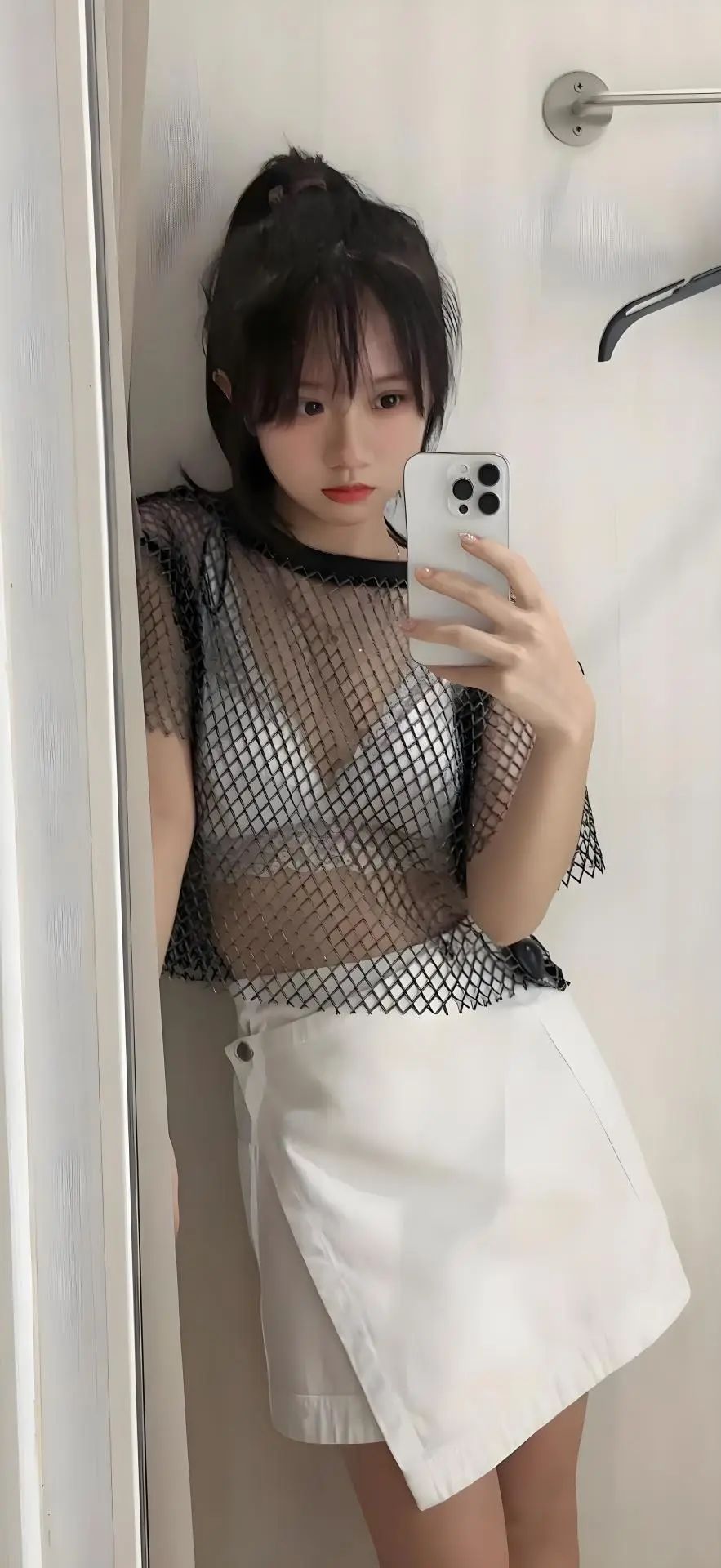 美女壁纸 | 很有料的一组性感壁纸，高清全屏 - 炫图天下