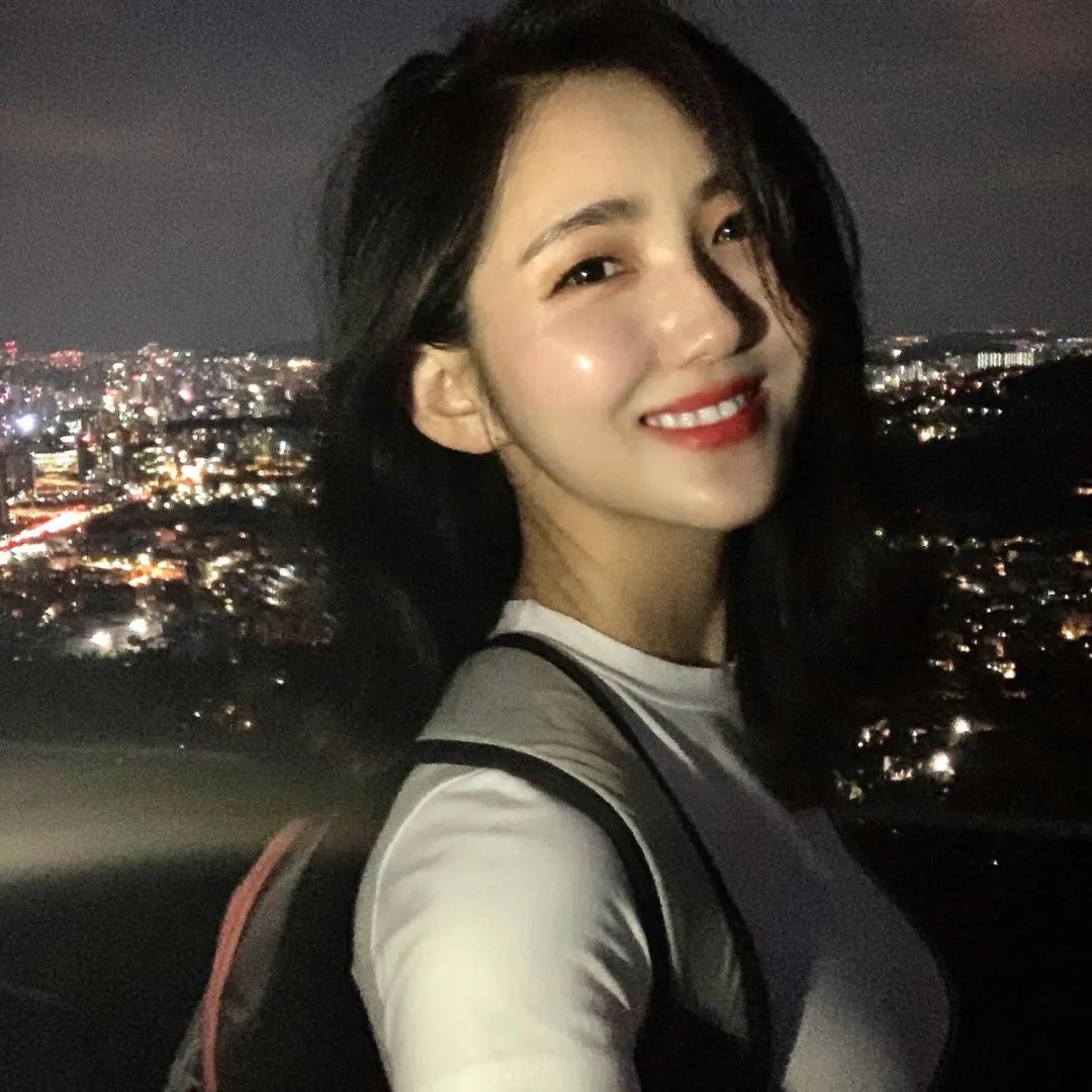 韩国少妇女神！苗条身材，一颦一笑真的绝了 - 炫图天下