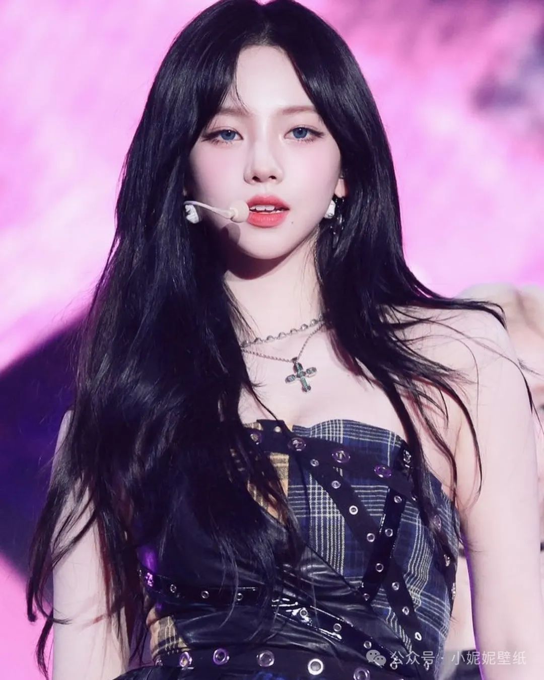 柳志敏恋爱大瓜！KPOP女神与李仔旭甜蜜牵手 - 炫图天下