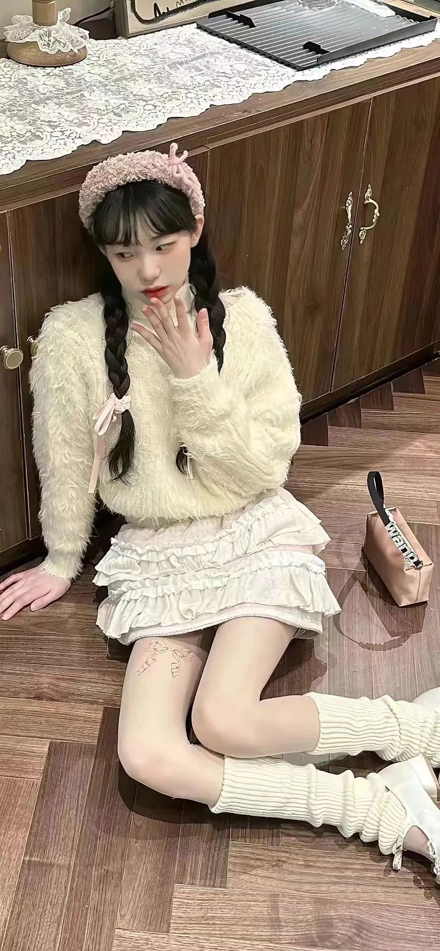 被封神的ins风美女壁纸 - 炫图天下