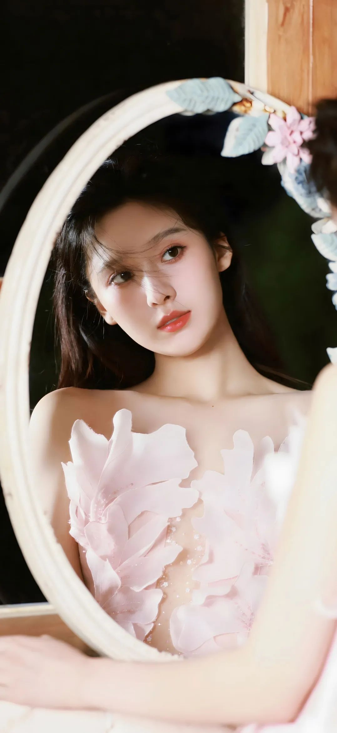美女壁纸 | iPhone高清4K全屏壁纸 - 炫图天下