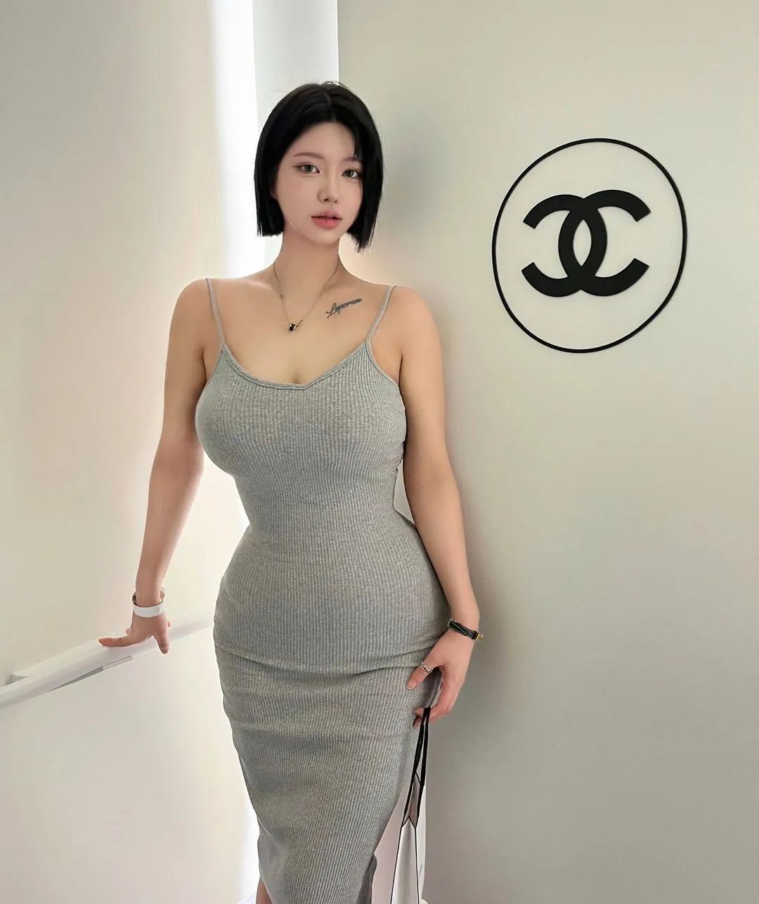 极品韩妹！圆润身材，谁能不迷糊？ - 炫图天下