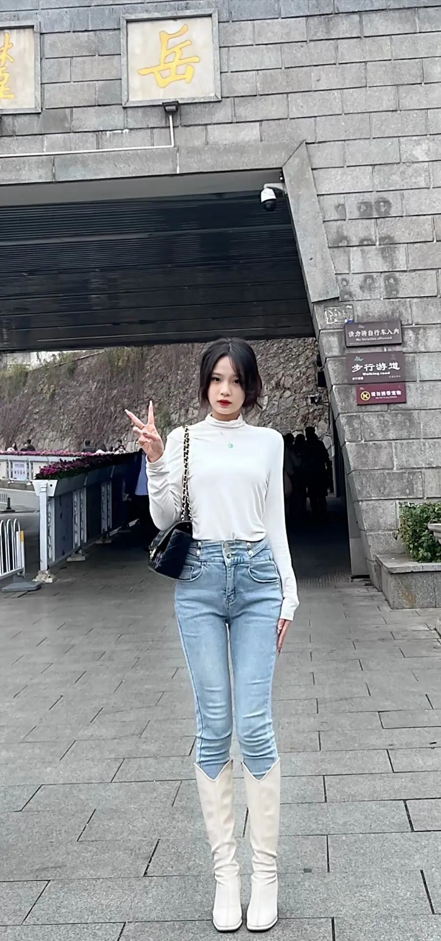 原来你们喜欢日常美女壁纸 - 炫图天下