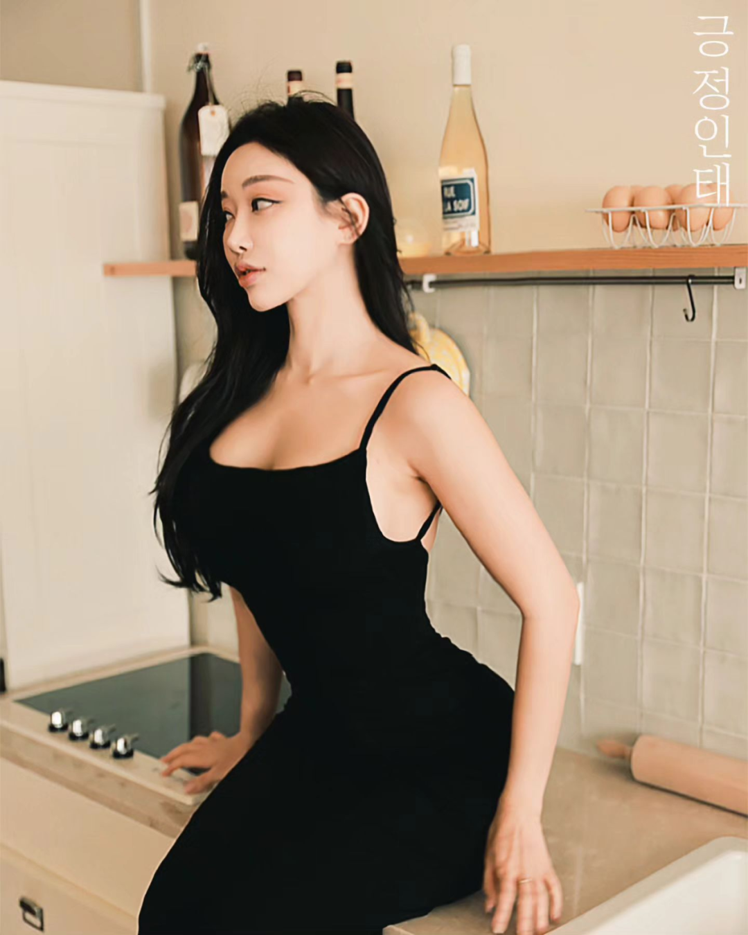 瑜伽教练女神！完美腰臀比，谁能不迷糊？ - 炫图天下