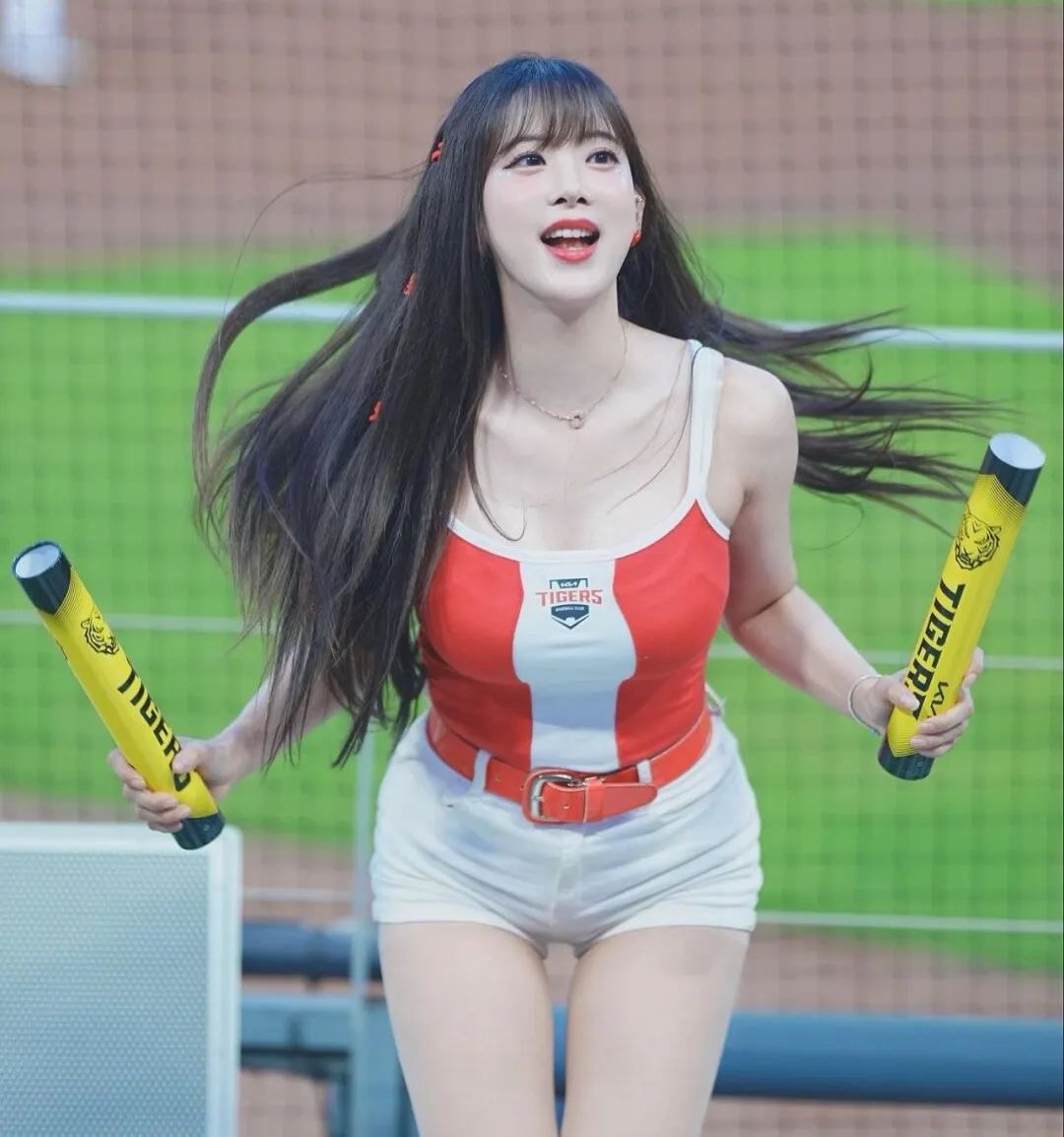 韩国啦啦队美女！火辣女神，真顶不住啊 - 炫图天下