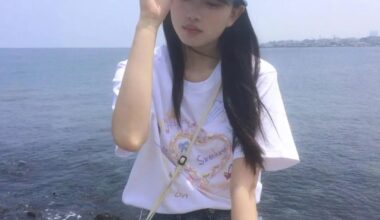 海边遇到这样的小姐姐怎样才能要到她的微信号呢 - 炫图天下