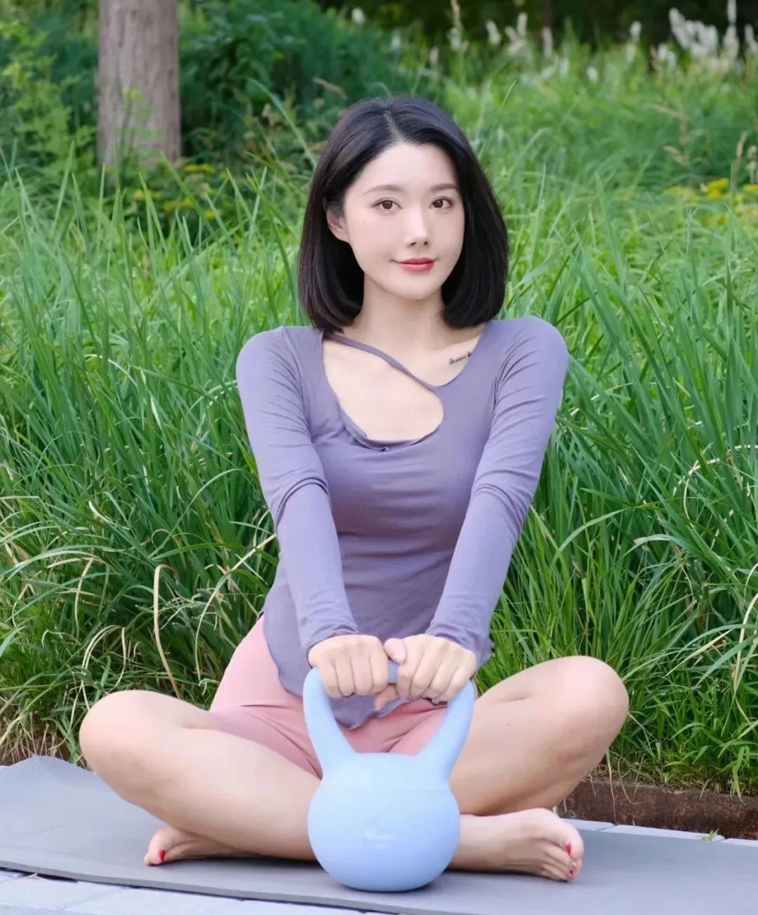 风韵少妇！短发瑜伽女神，爱了爱了 - 炫图天下
