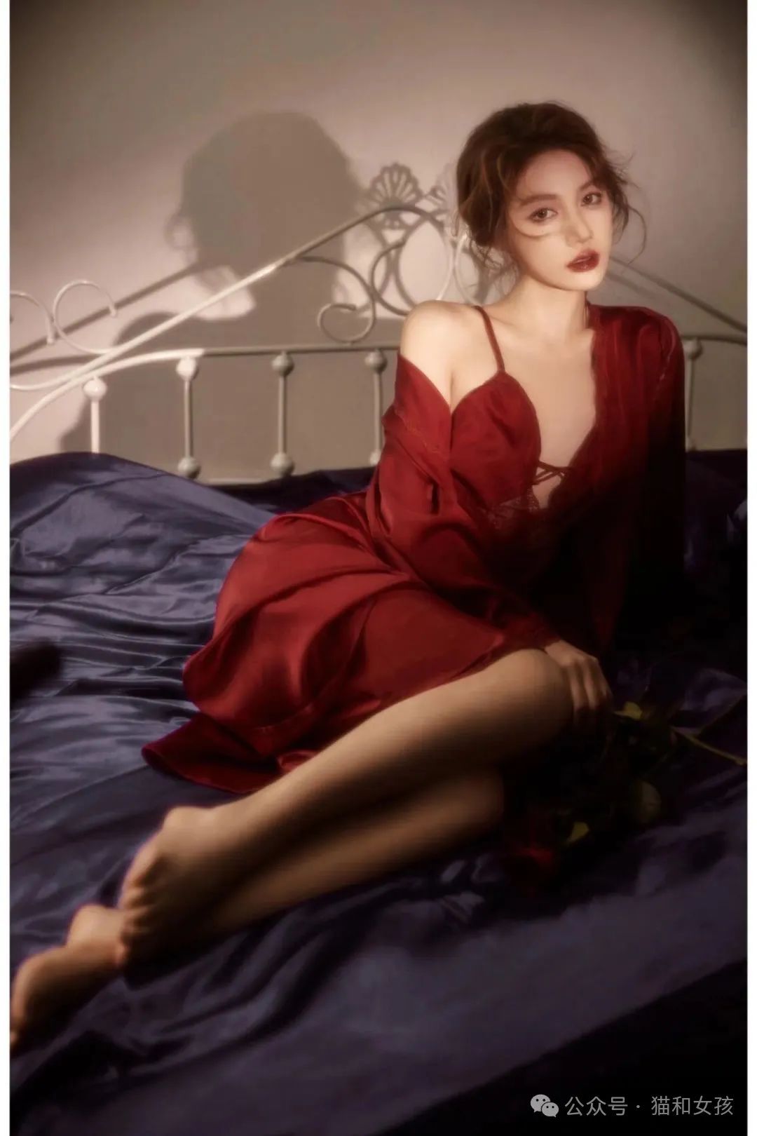 美女｜法式氛围感睡衣写真 - 炫图天下