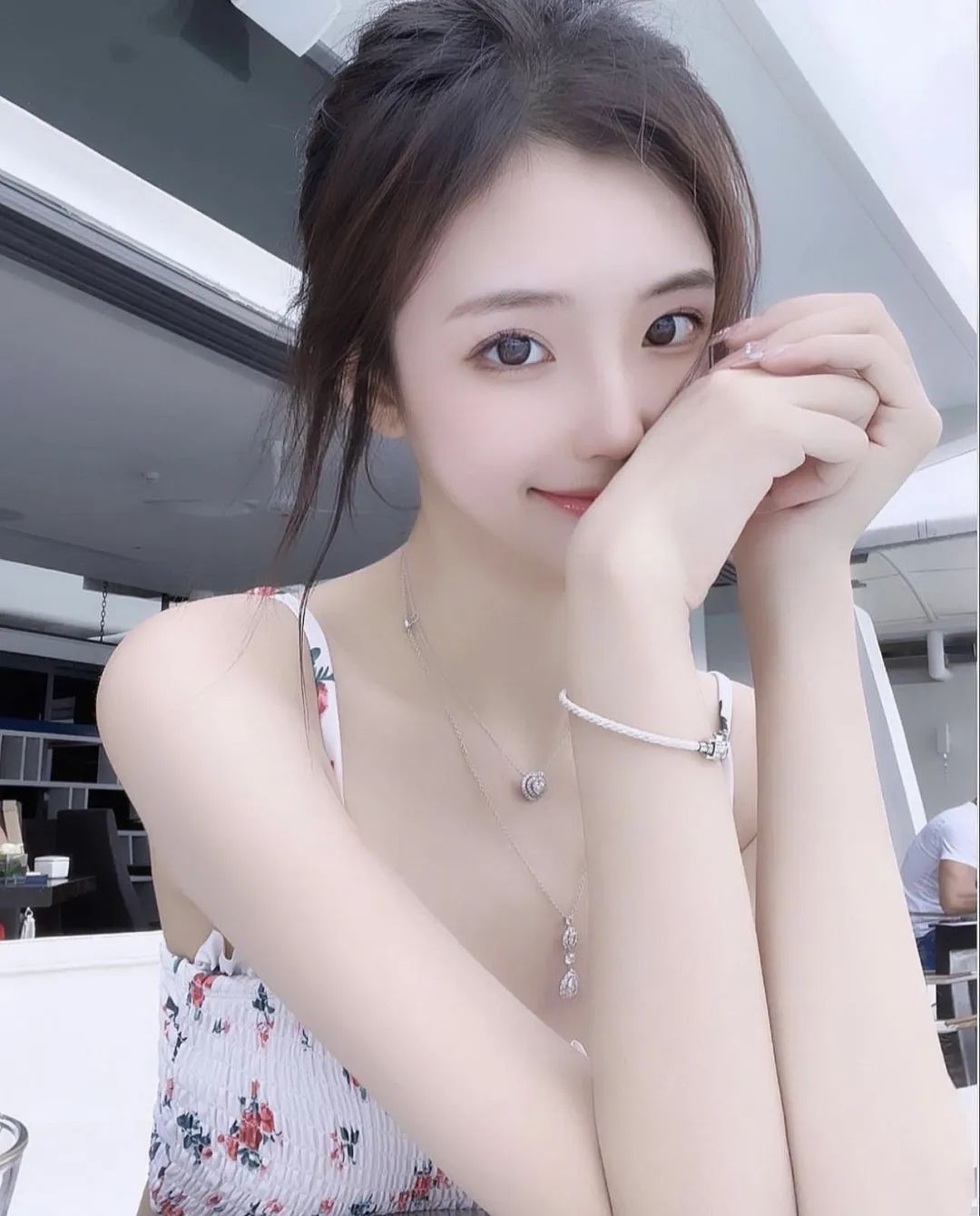 甜甜的小姐姐 - 炫图天下
