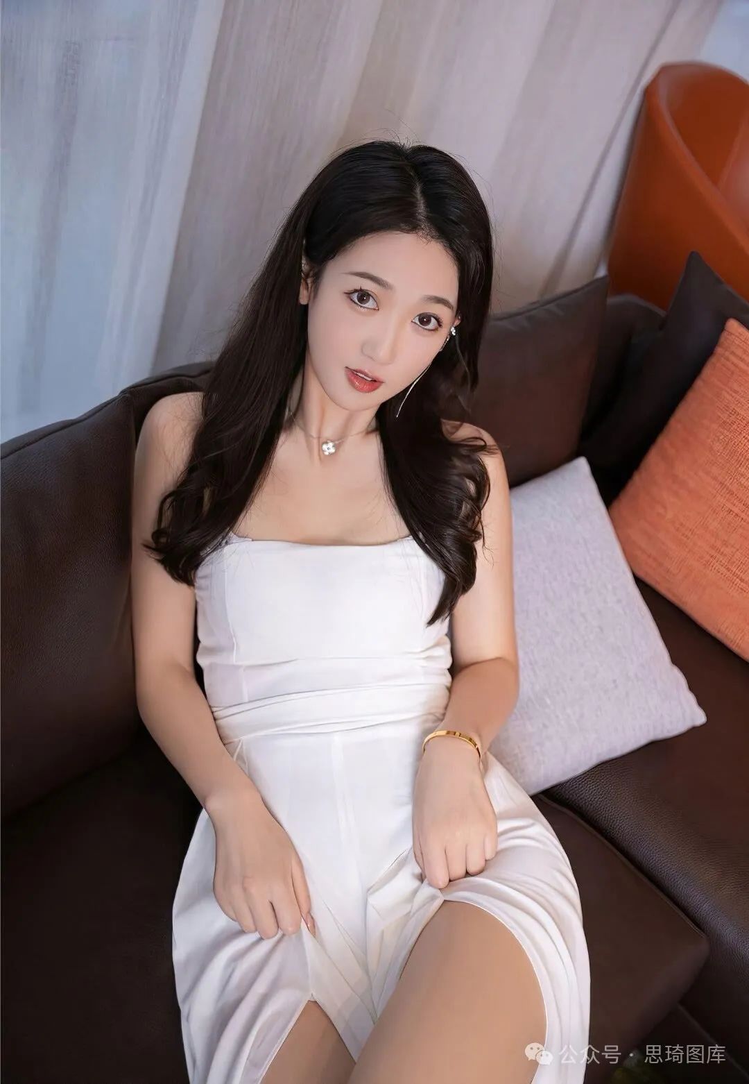 壁纸｜唐安琪白衣性感写真 - 炫图天下