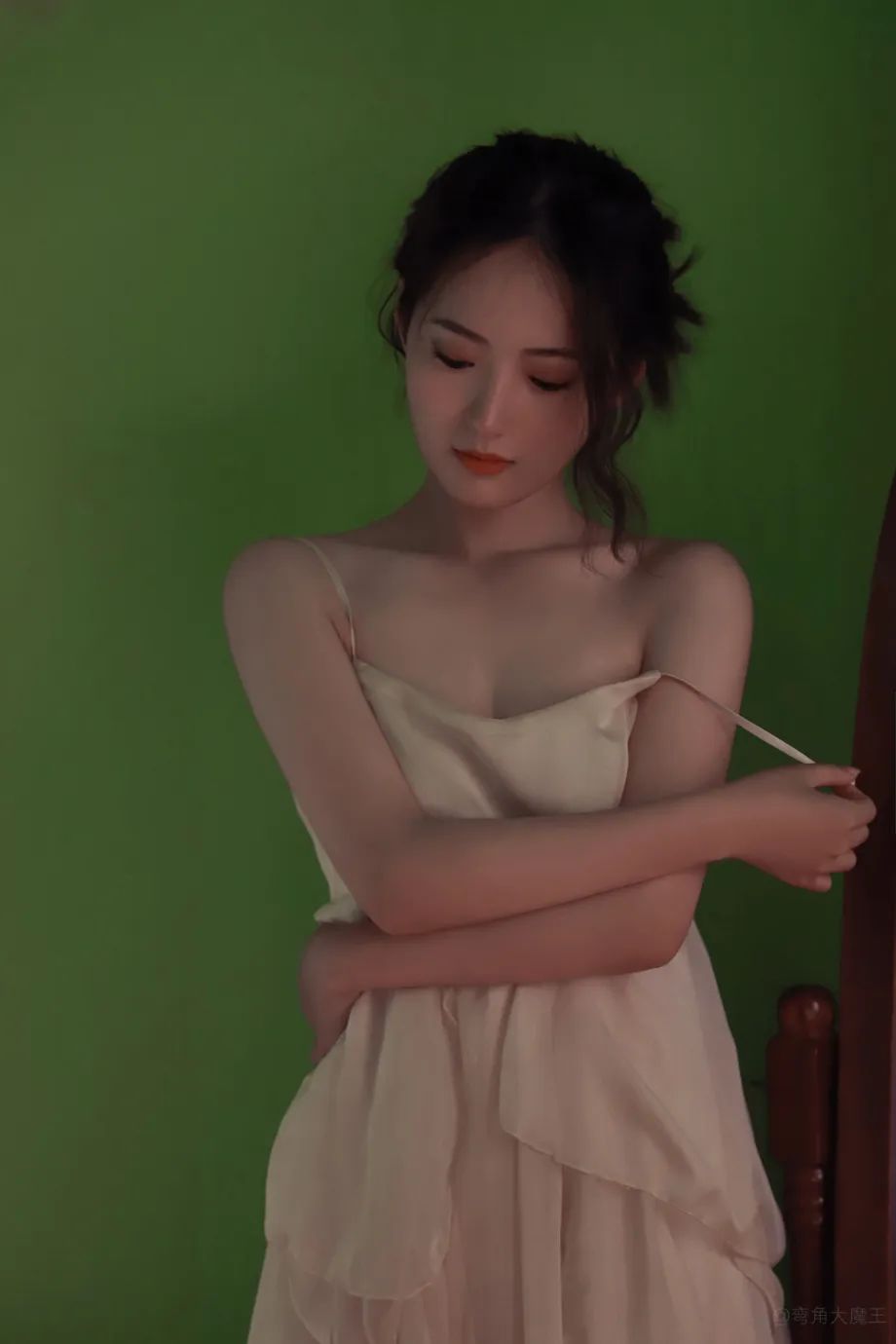 若即若离摄影师 弯角大魔王 - 炫图天下