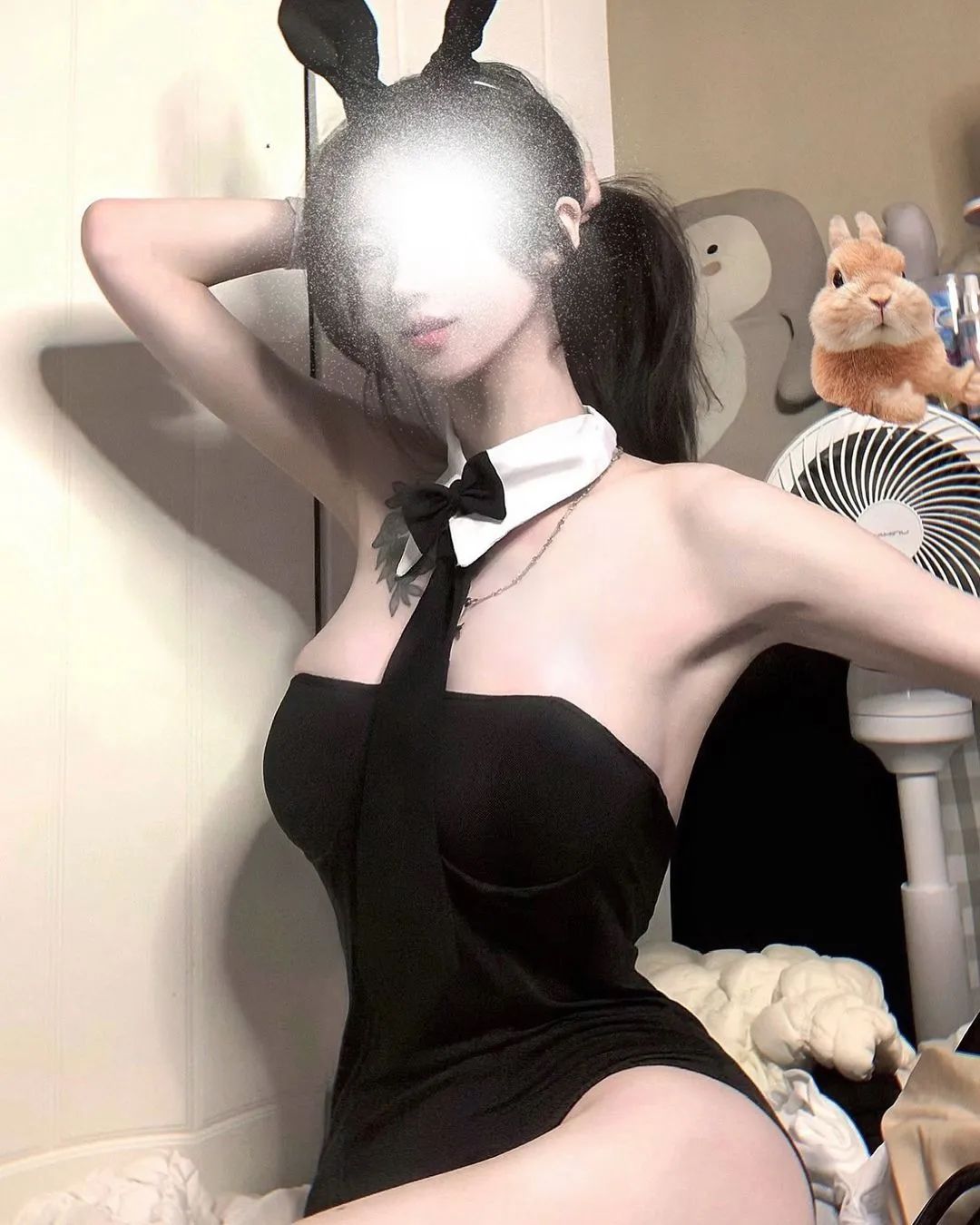 青春兔女郎！蜂腰身材 超美韩妹！ - 炫图天下