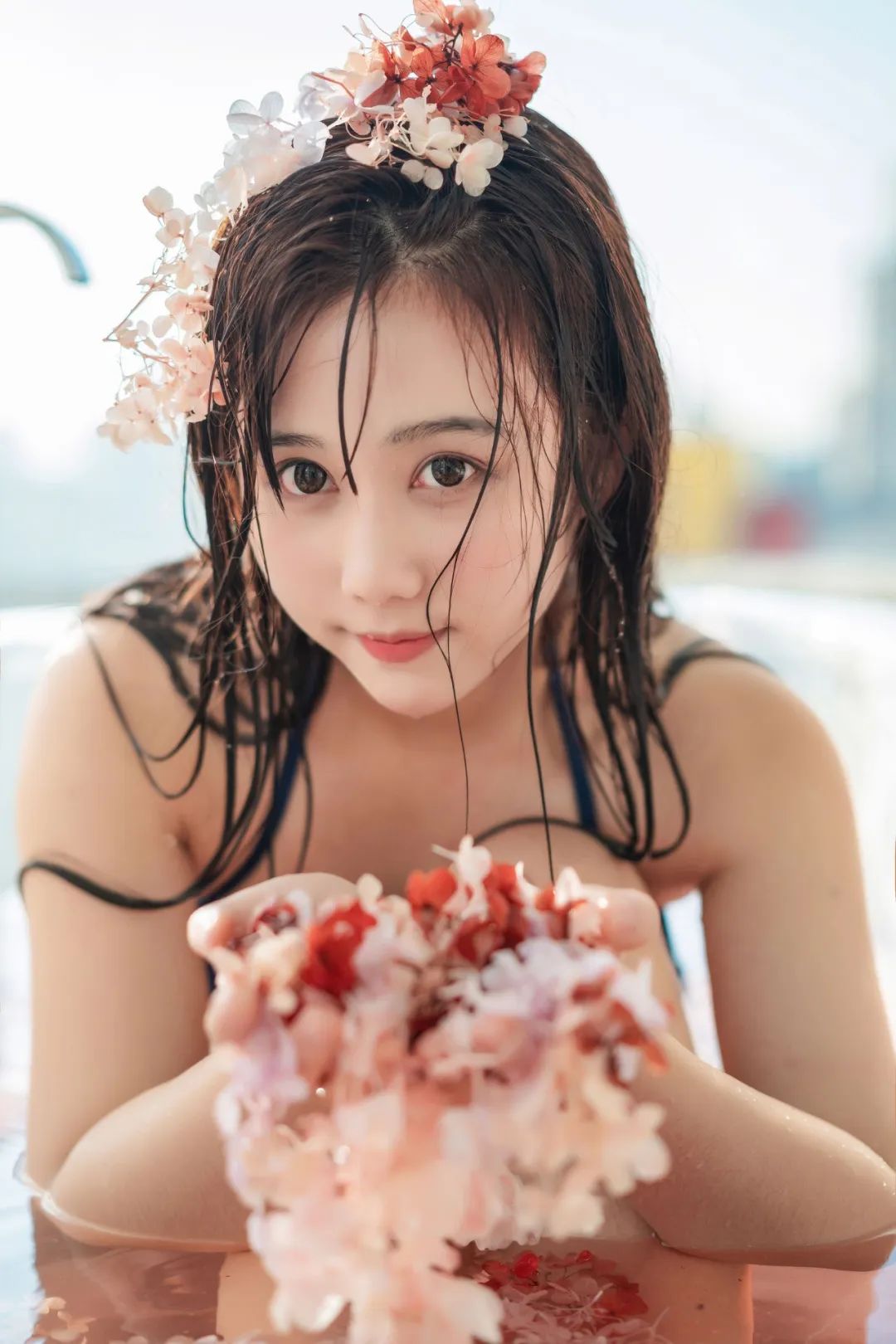 水中游戏可爱模样，女人和水简直绝配 丨 写真 - 炫图天下