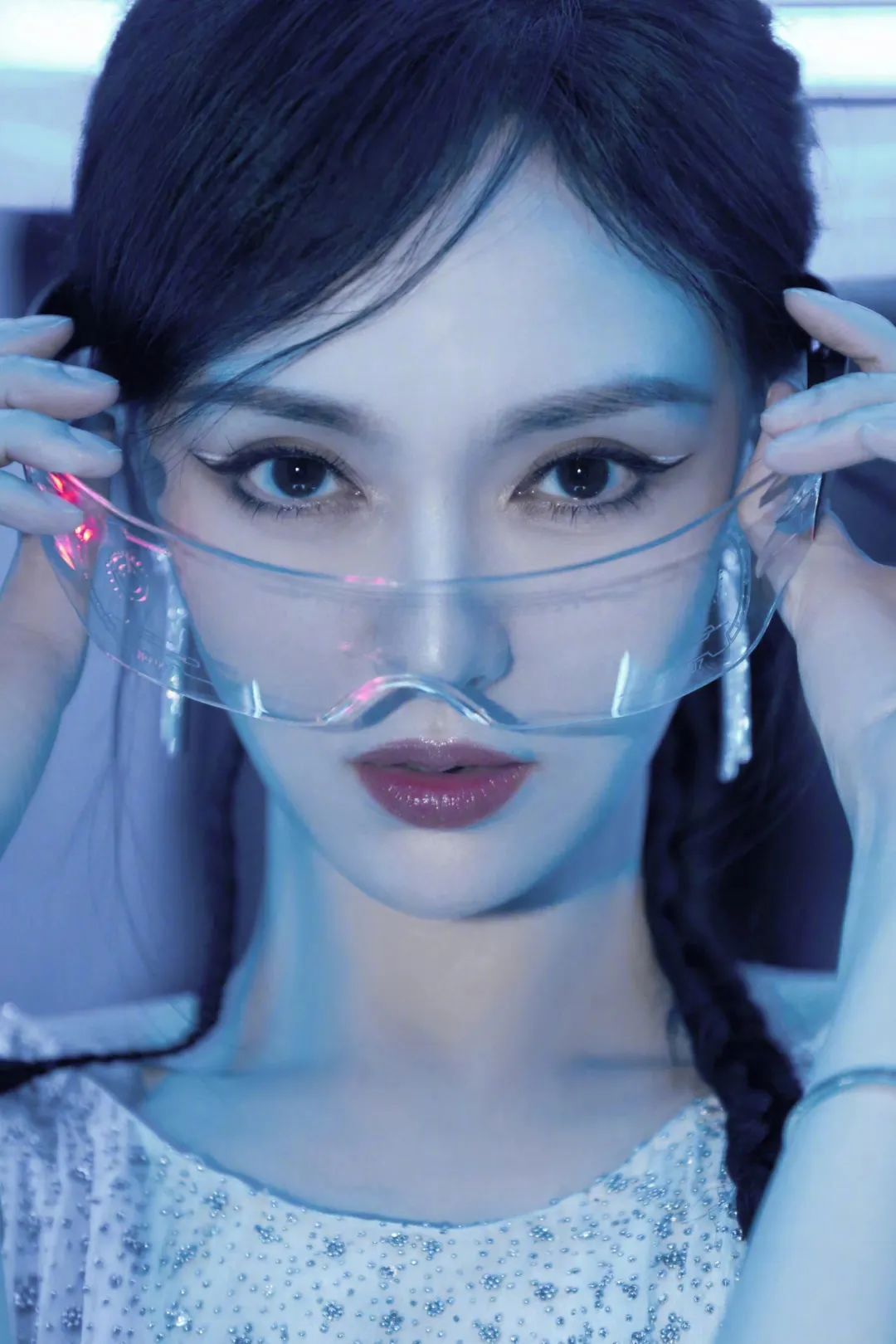 唐嫣化身甜酷长辫子精灵 - 炫图天下