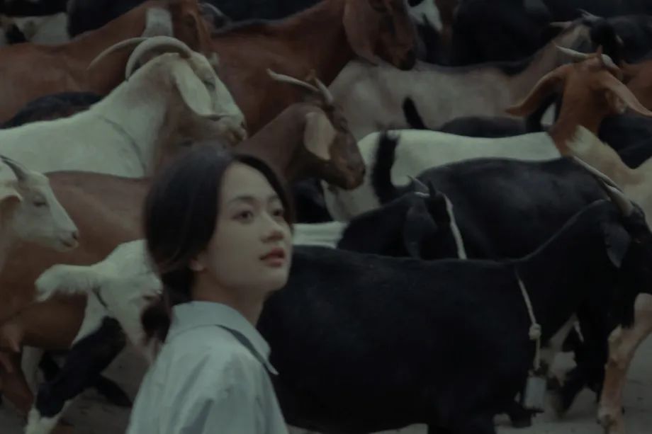 她自言自语 – 阿汝 - 炫图天下