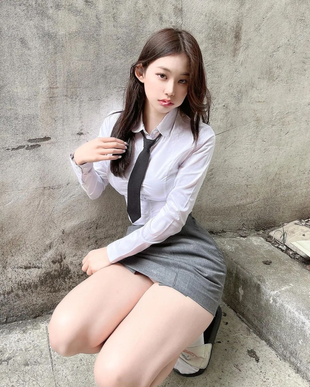 极致腰臀比！韩国极品女神，酒杯腿沁人心脾，惹人沉醉芳香 - 炫图天下