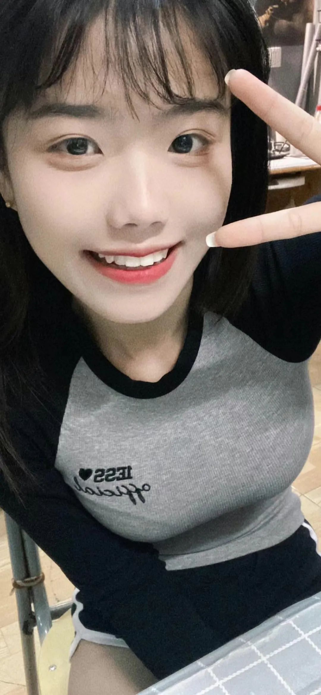 美女壁纸 | 终于扛不住把理想丢在半途 - 炫图天下