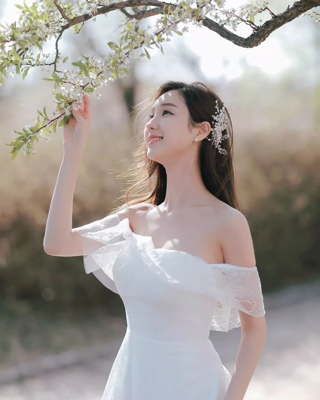 人比花娇，美少女一枚真是太惊艳了 - 炫图天下
