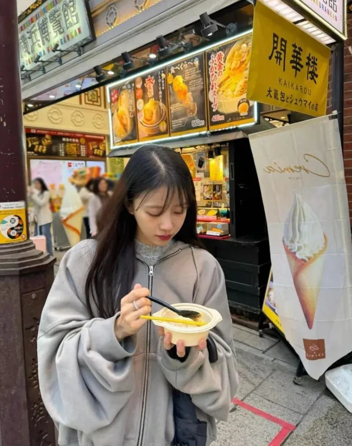 这个韩国球员眼光好！女友是超性感的女爱豆！ - 炫图天下