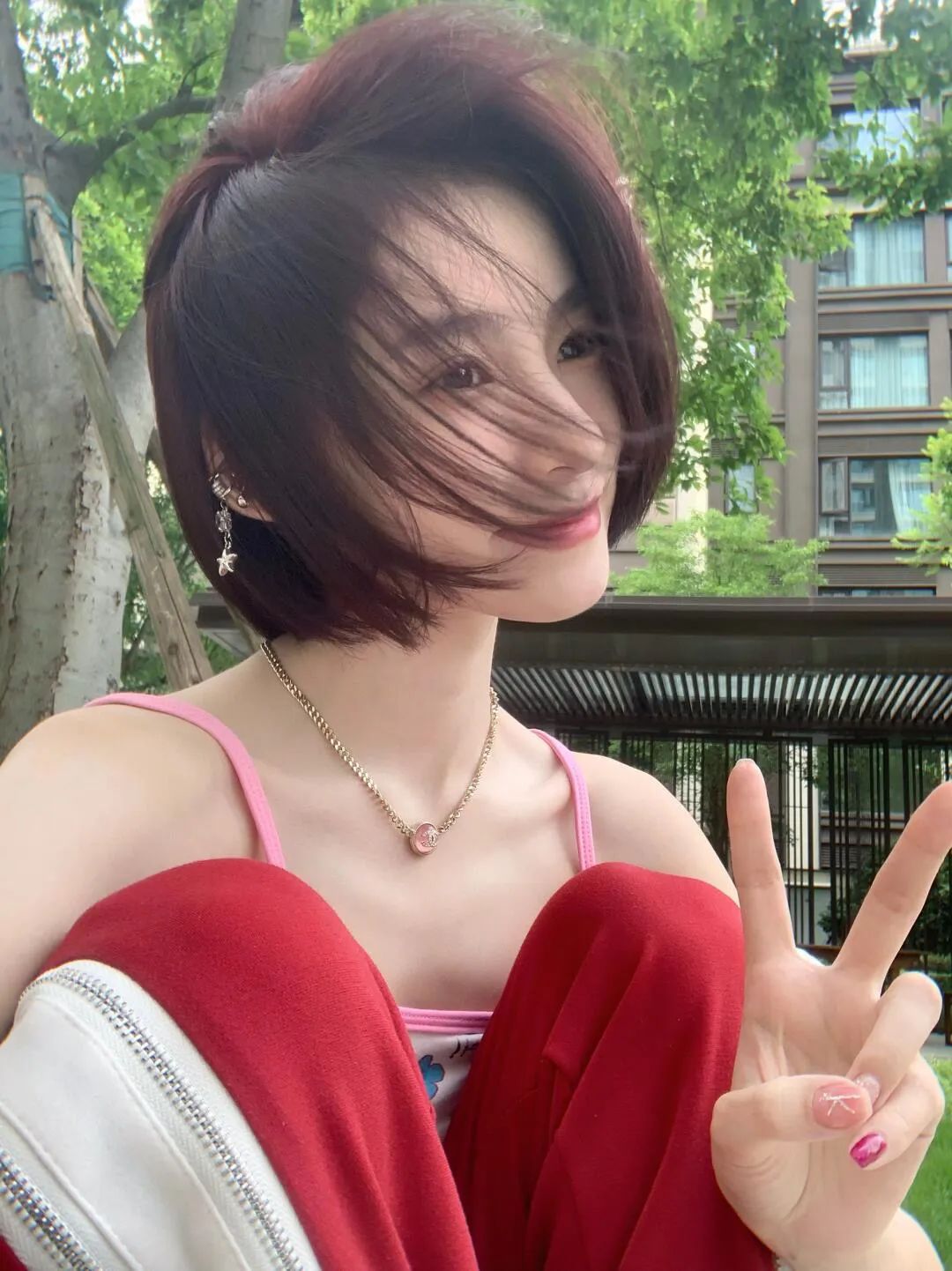 短发也撩人：简约不简单 - 炫图天下
