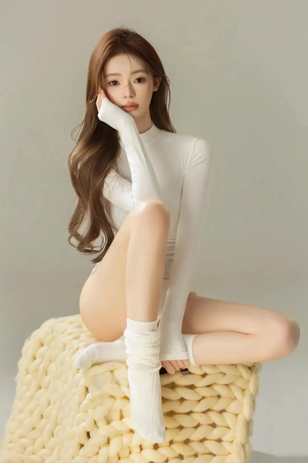白皙美腿玉足写真 - 炫图天下