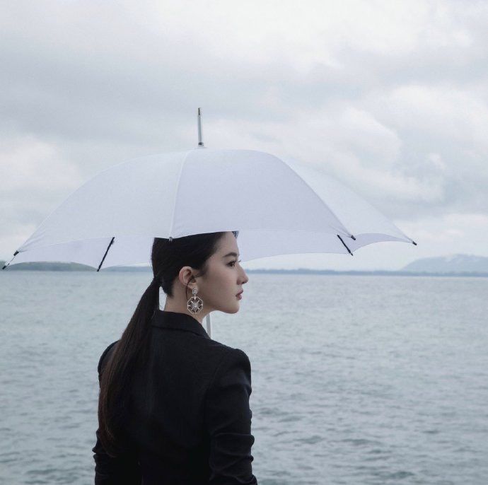 一尘不染~超级清纯明星美女刘亦菲 - 炫图天下