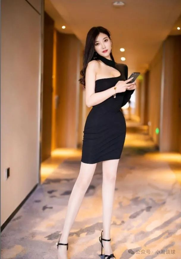 杨晨晨黑色包臀裙写真，肉色丝袜大长腿尽显诱惑 - 炫图天下