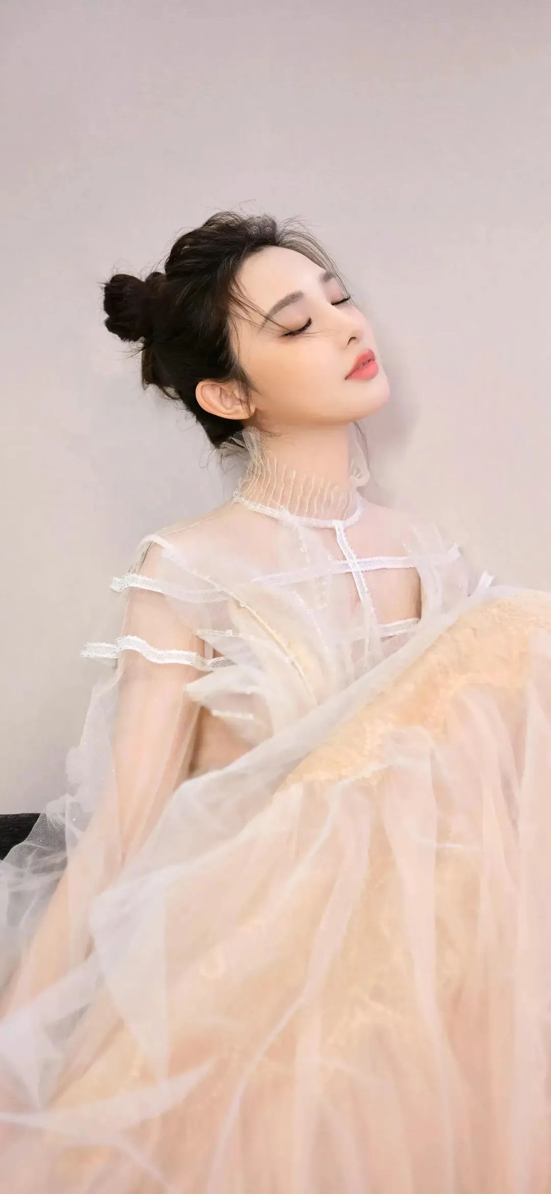 壁纸｜美女壁纸彭小苒性感抚媚写真 - 炫图天下