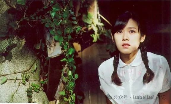 孙艺珍有双迷人的大眼睛、柔情似水的外型、楚楚动人的神情 - 炫图天下