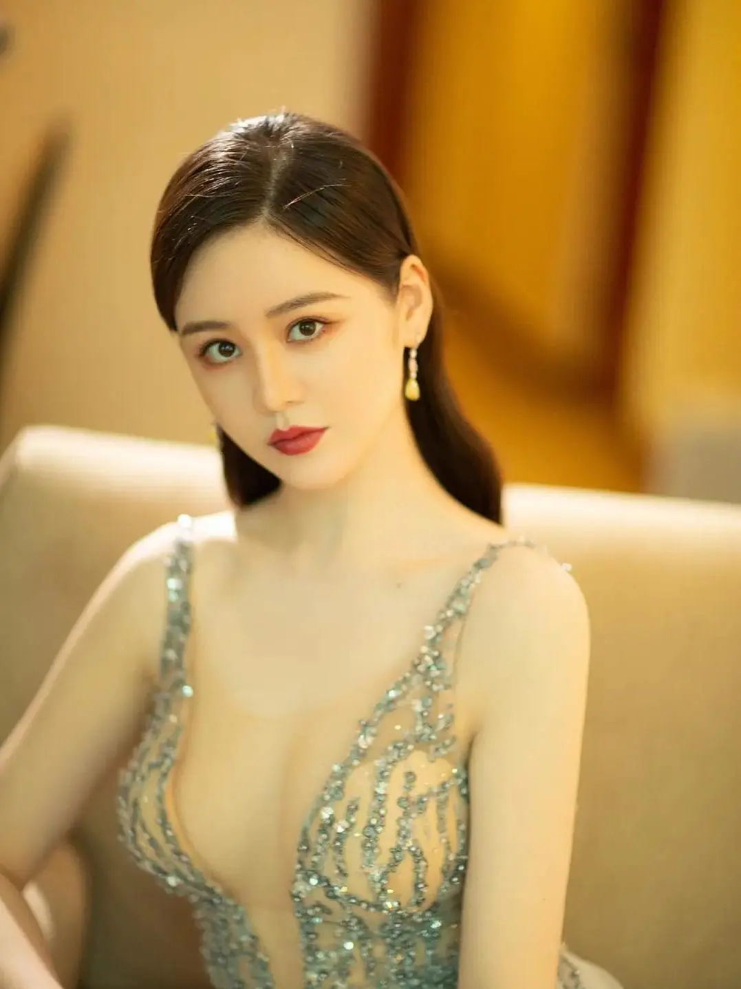最美曲线晶女郎！这身材，啧啧啧 - 炫图天下