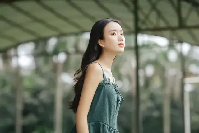 掌握这些摆拍技巧，轻松拍出自然人像 - 炫图天下