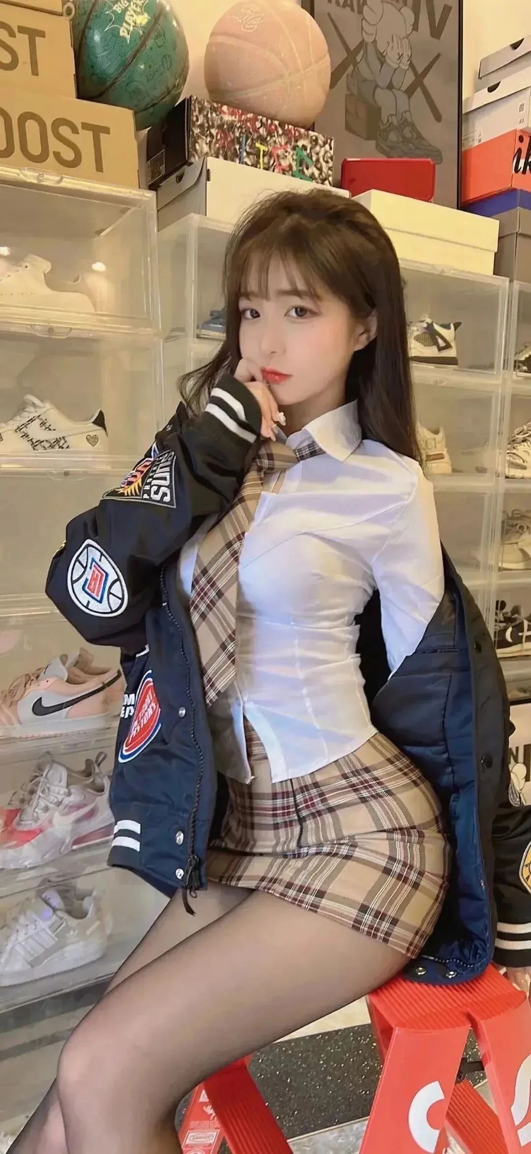 美女壁纸 | 回忆又如潮水 漫上我心扉 情绪在悄然作祟 - 炫图天下