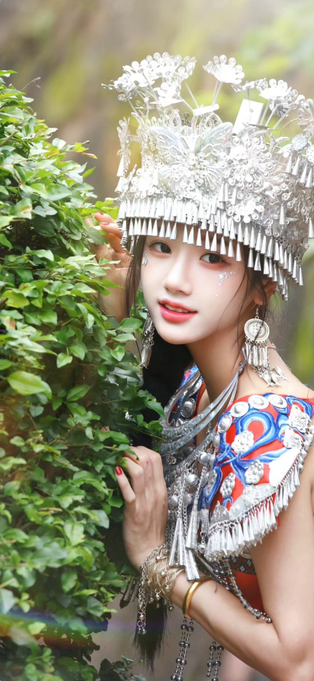 美女壁纸｜太美了！对苗族服饰没有抵抗力 - 炫图天下