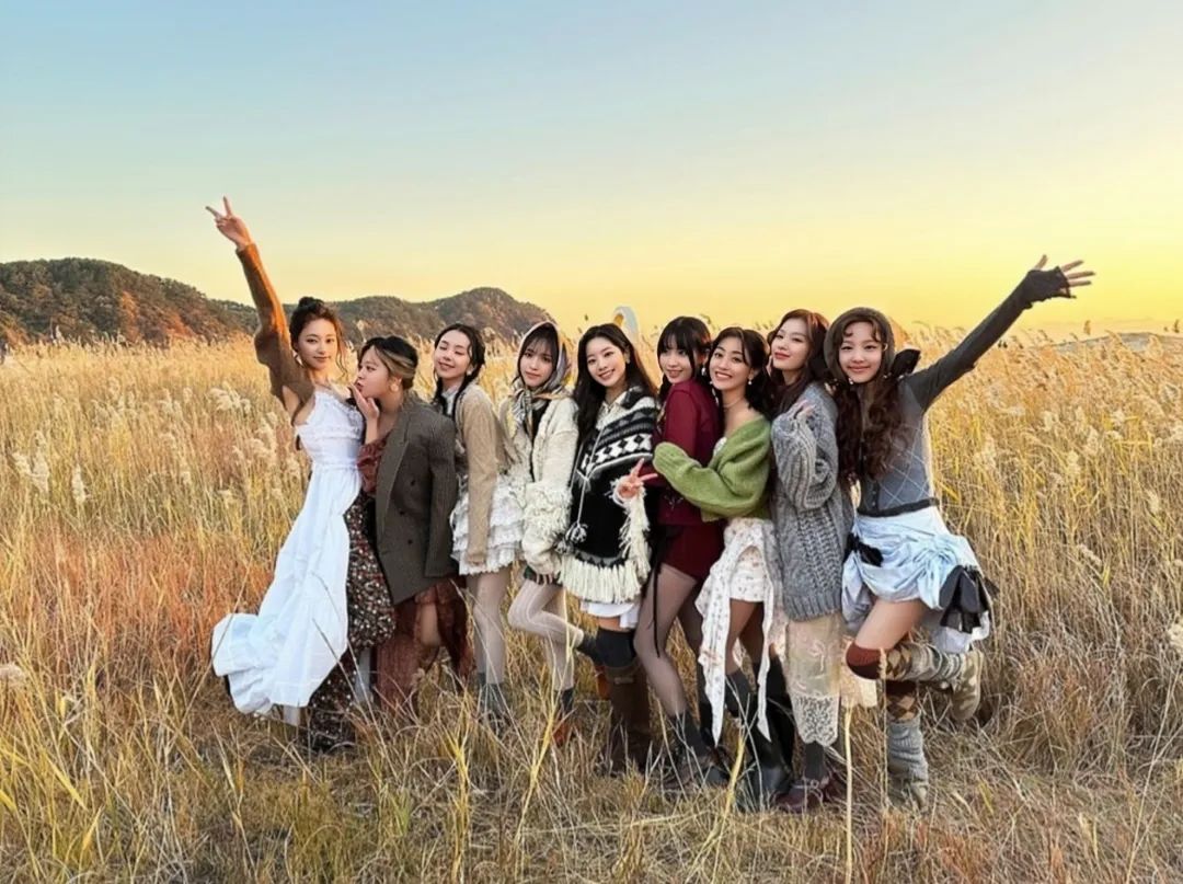 K-POP掌管爱与生命力的神—TWICE - 炫图天下