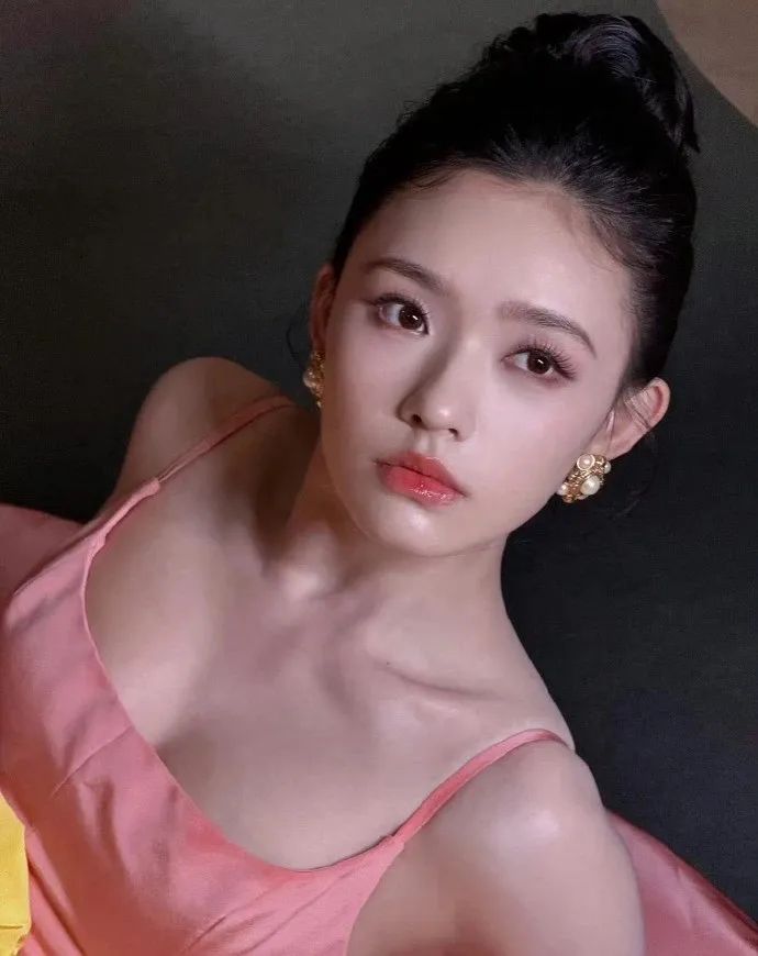 真美！林允原来这么有料 - 炫图天下