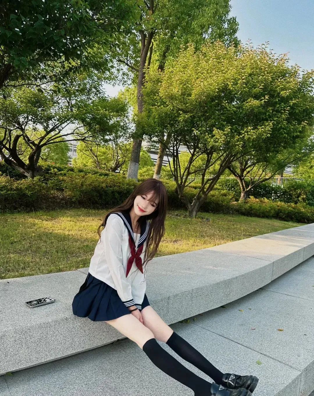 美女壁纸｜放暑假了校园里最后的jk美女 - 炫图天下