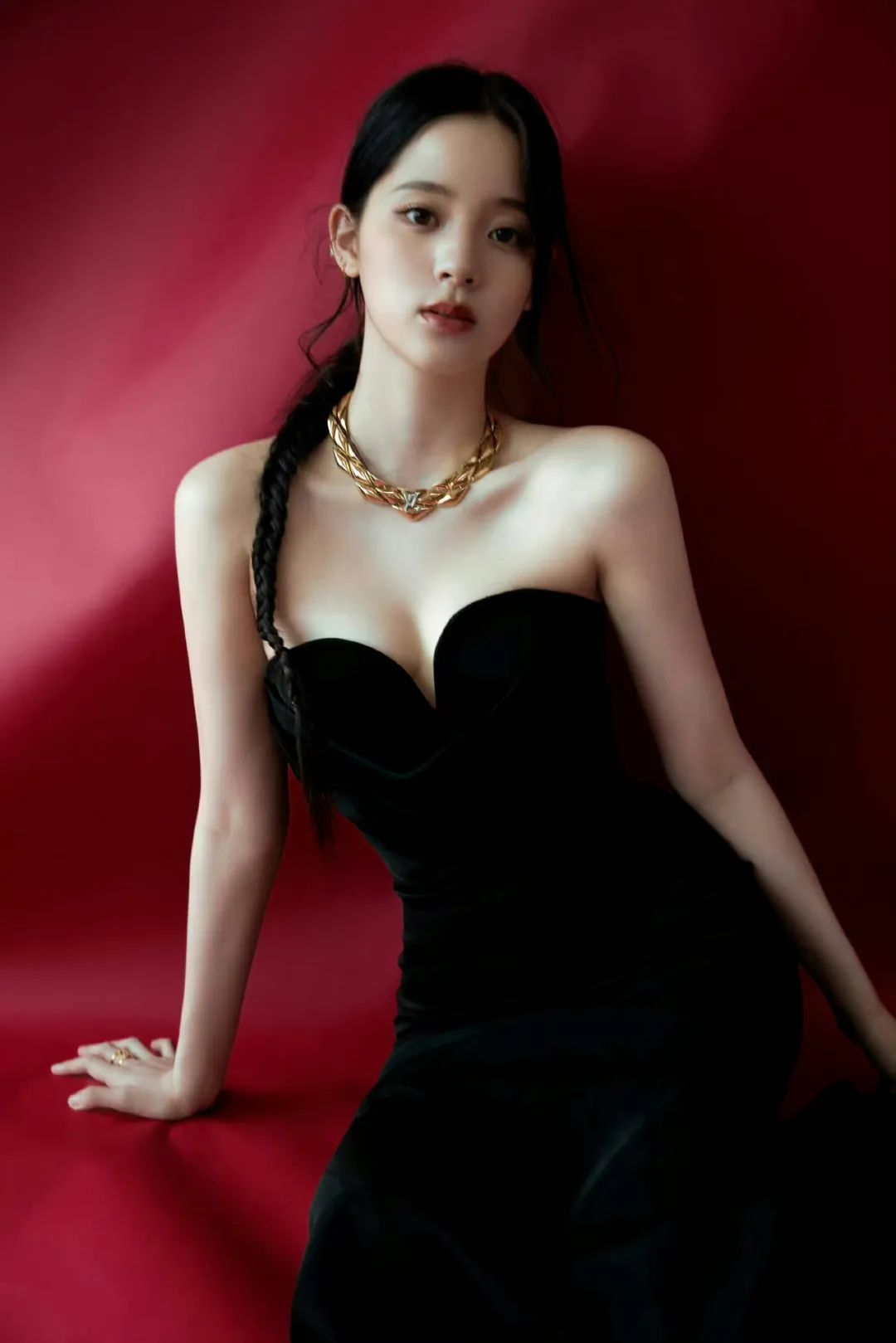 明星壁纸｜欧阳娜娜女人味越来越足了 - 炫图天下