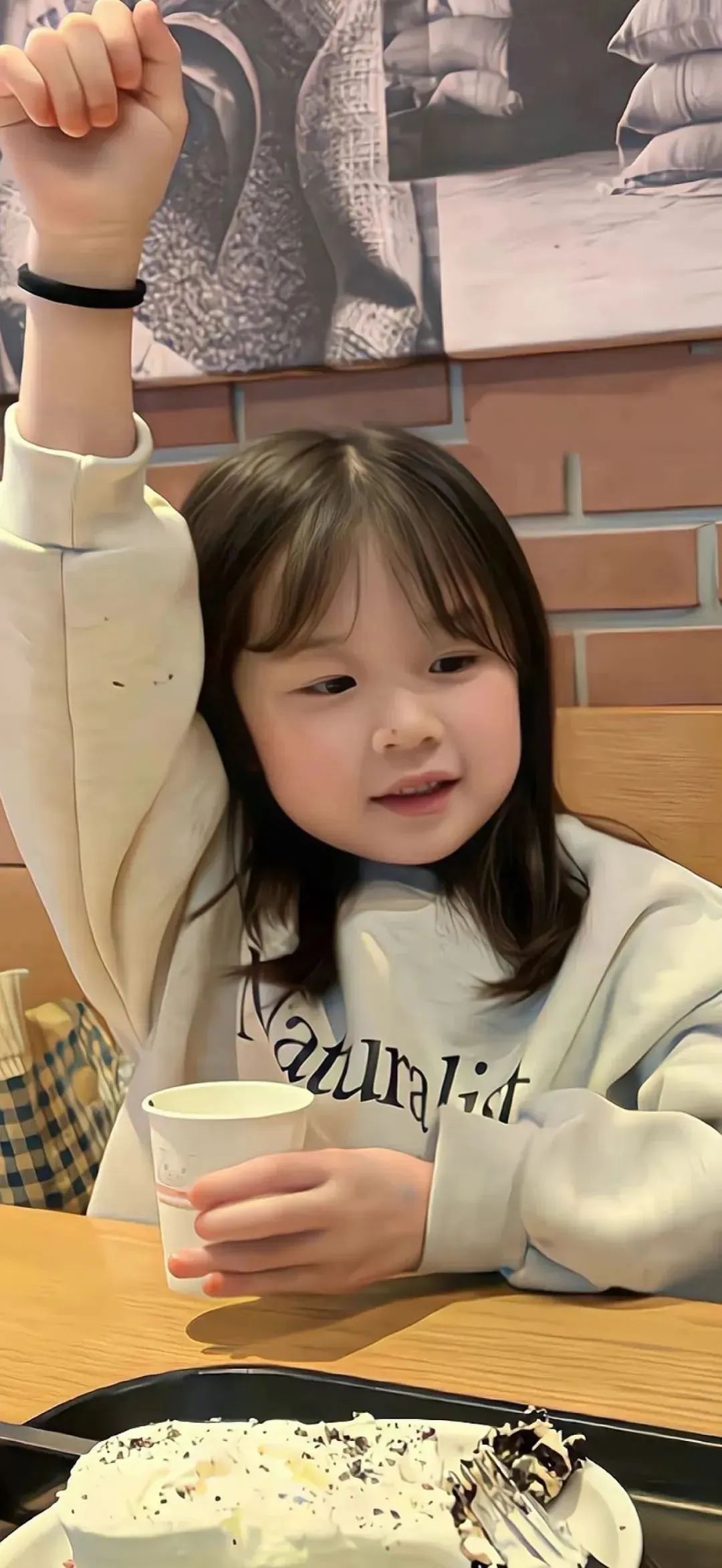 全屏壁纸 | 我会在暗淡的光影里静默守候 - 炫图天下