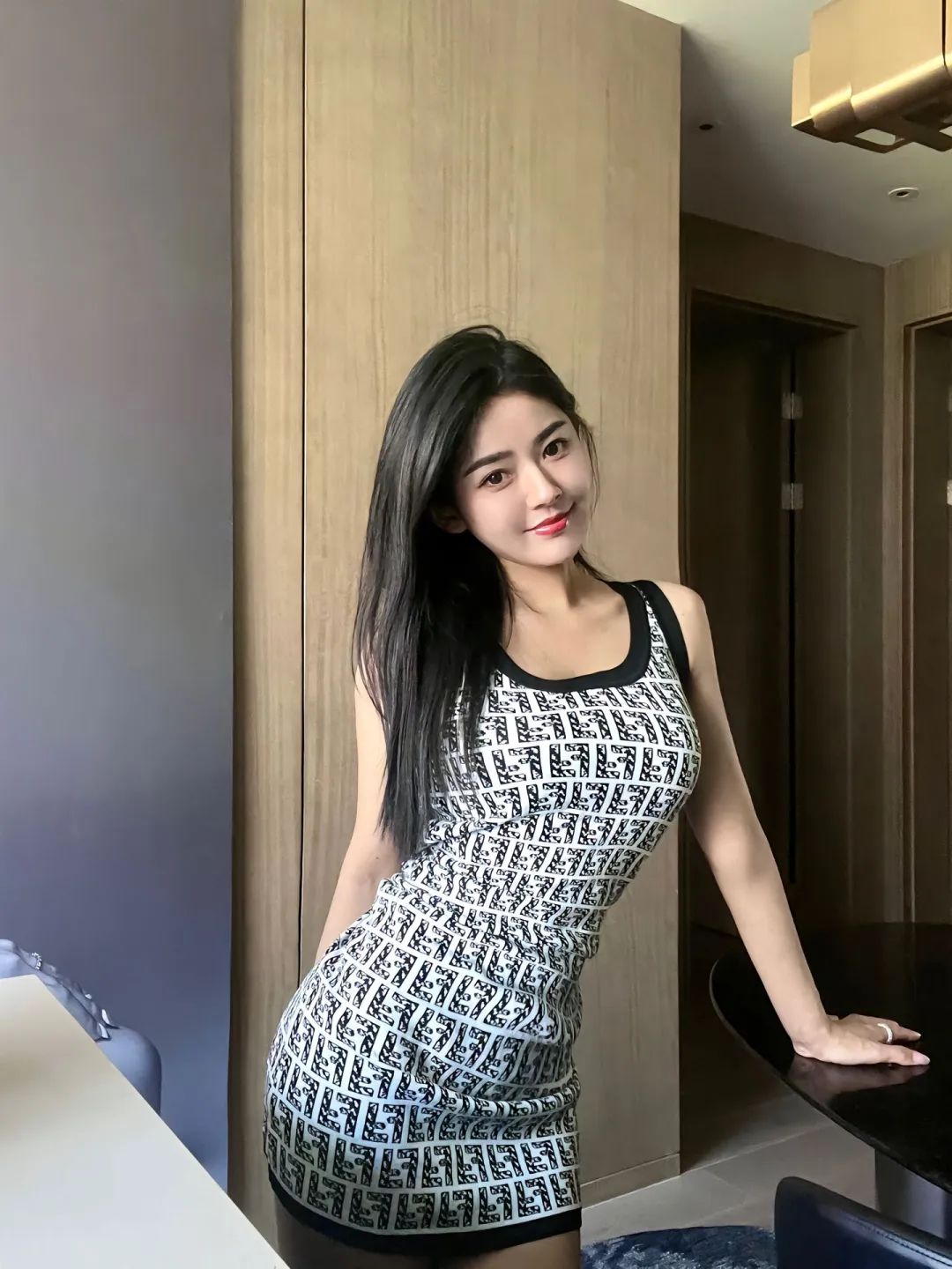 【美女故事】从容优雅 - 炫图天下