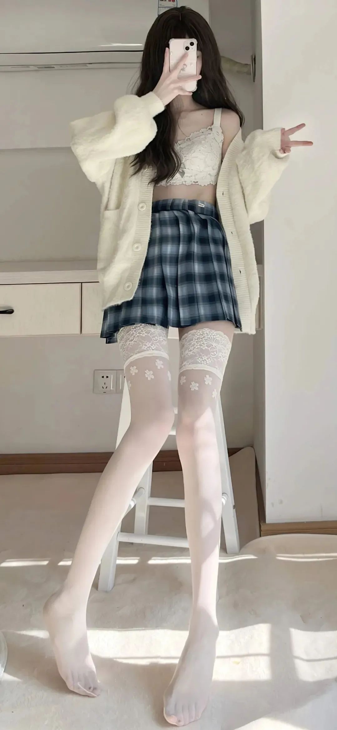壁纸｜长腿美女 - 炫图天下