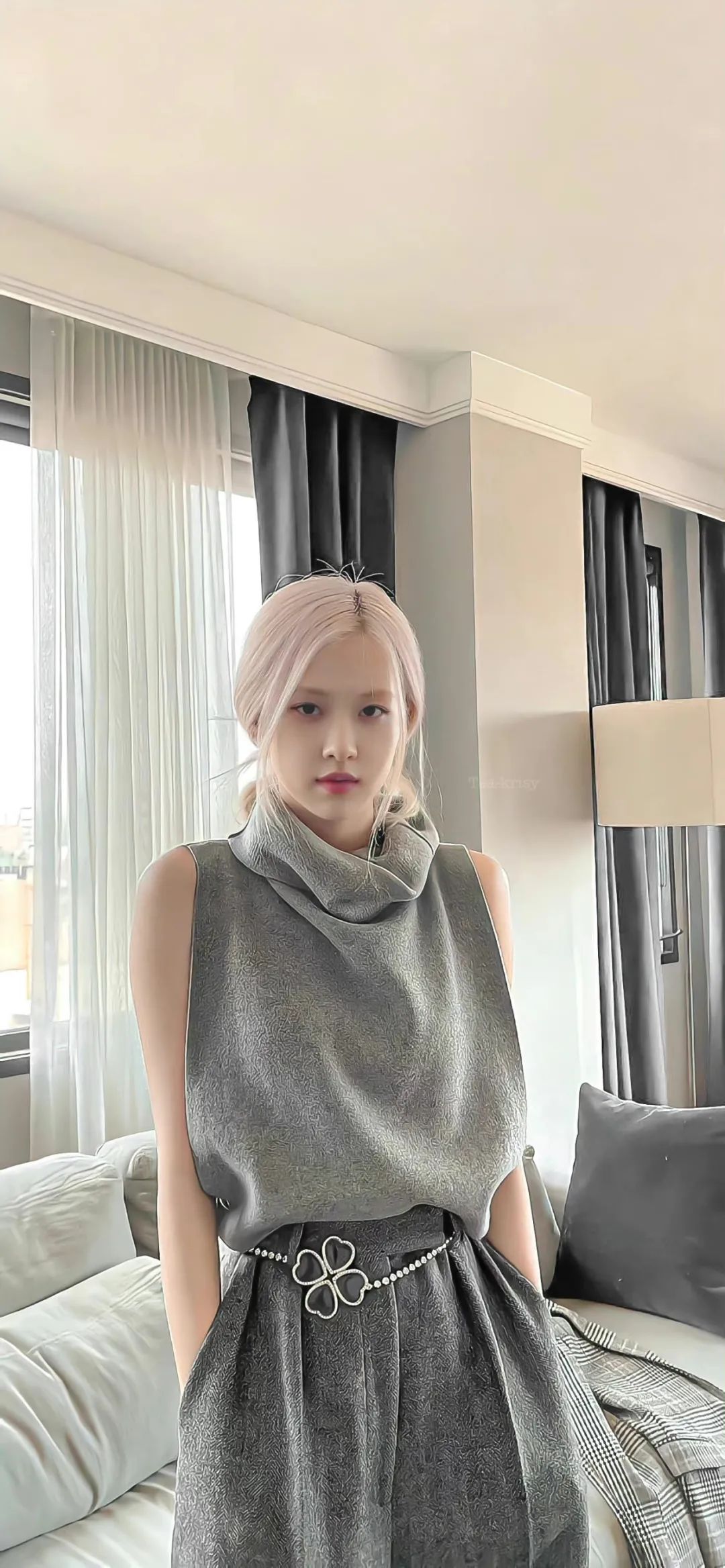 手机壁纸 | 遇见你，爱意汹涌，看时间万物都怦然心动。 - 炫图天下