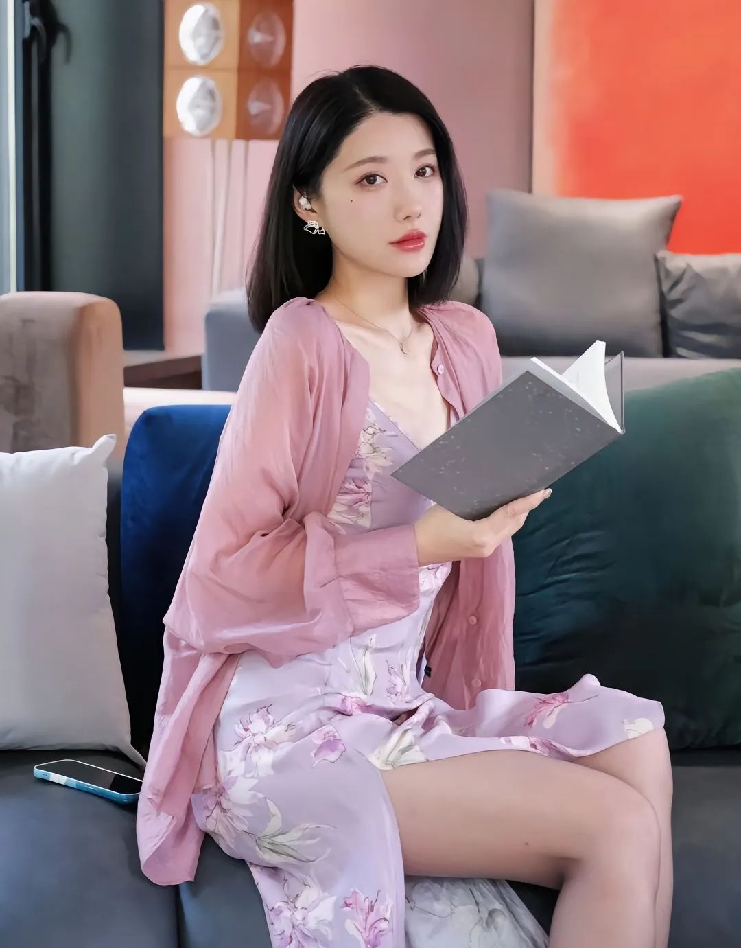 【居家美女】甜蜜的阅读时光 - 炫图天下