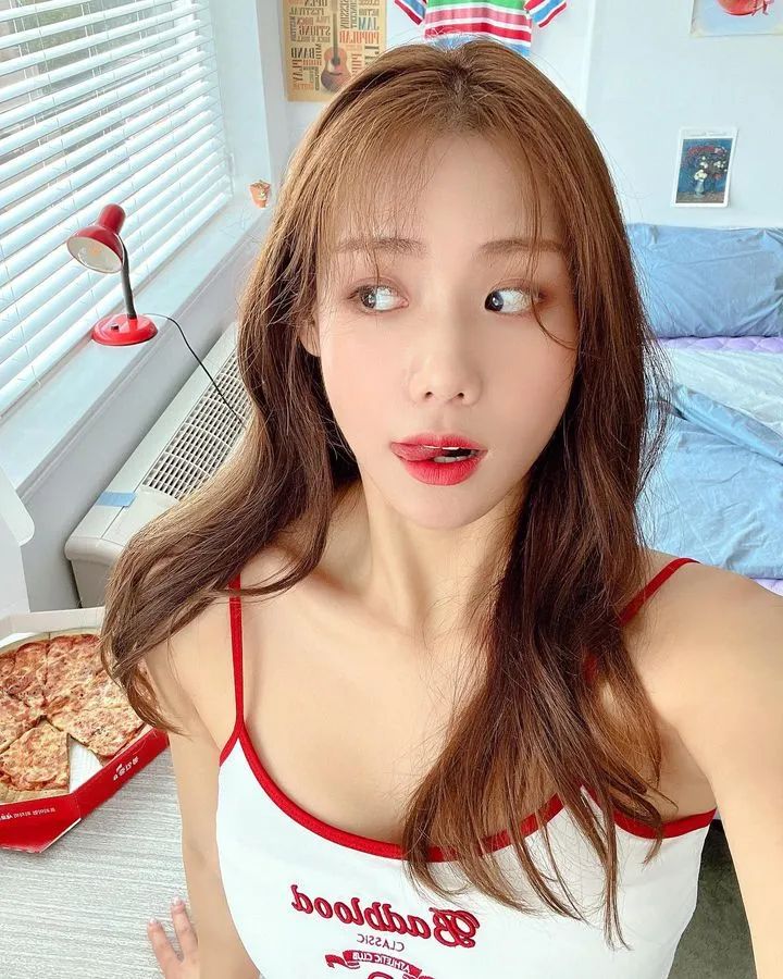 韩国の超正甜妹，完美身材？