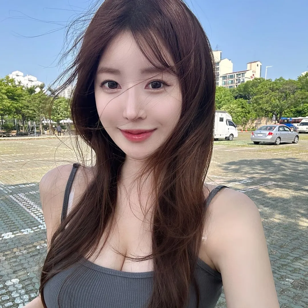 韩国00后美女壁纸分享｜极品腰臀比｜夏日冰淇淋和美女更配哦！ - 炫图天下