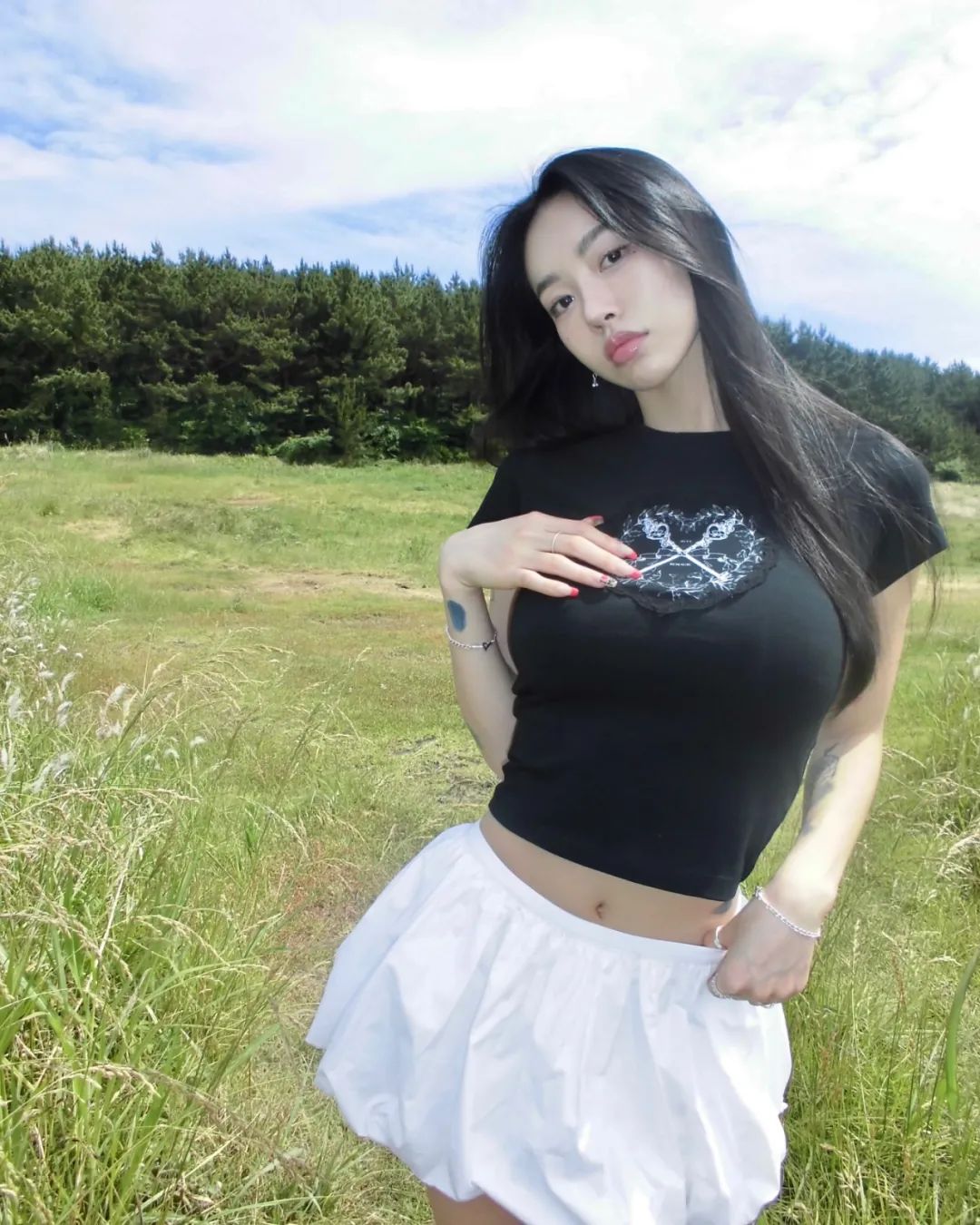 火辣御姐！婀娜妖娆，眼神勾魂，谁能不迷糊呢 - 炫图天下