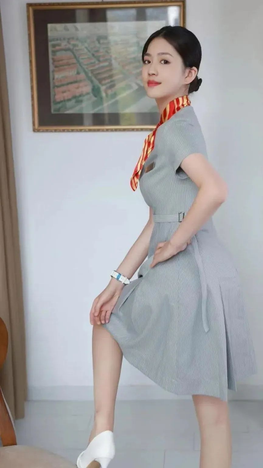 美女壁纸 | 你像风 轻轻的来 却抓不住 - 炫图天下