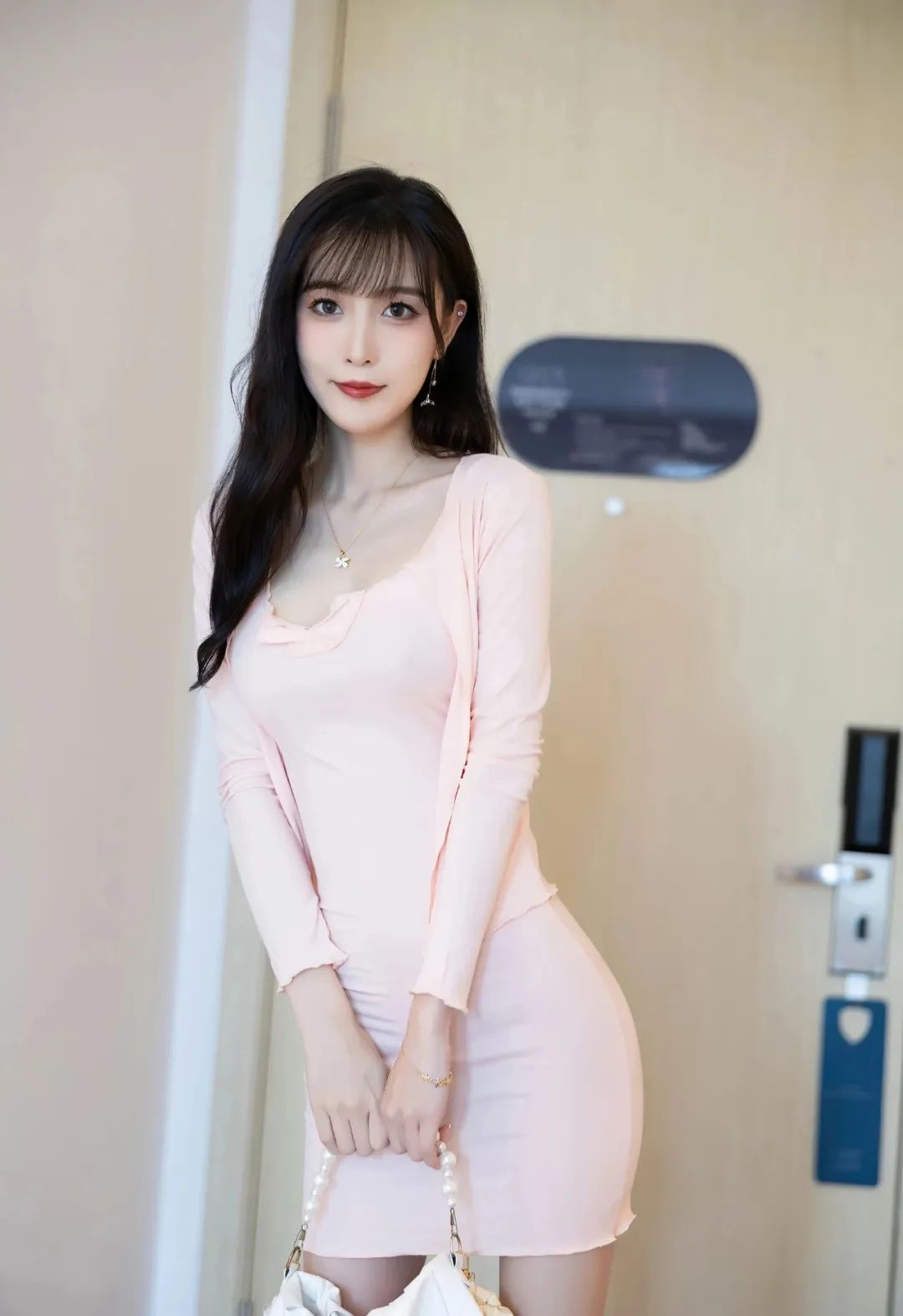 壁纸｜林星阑 美女写真壁纸，性感身材清纯女神 - 炫图天下