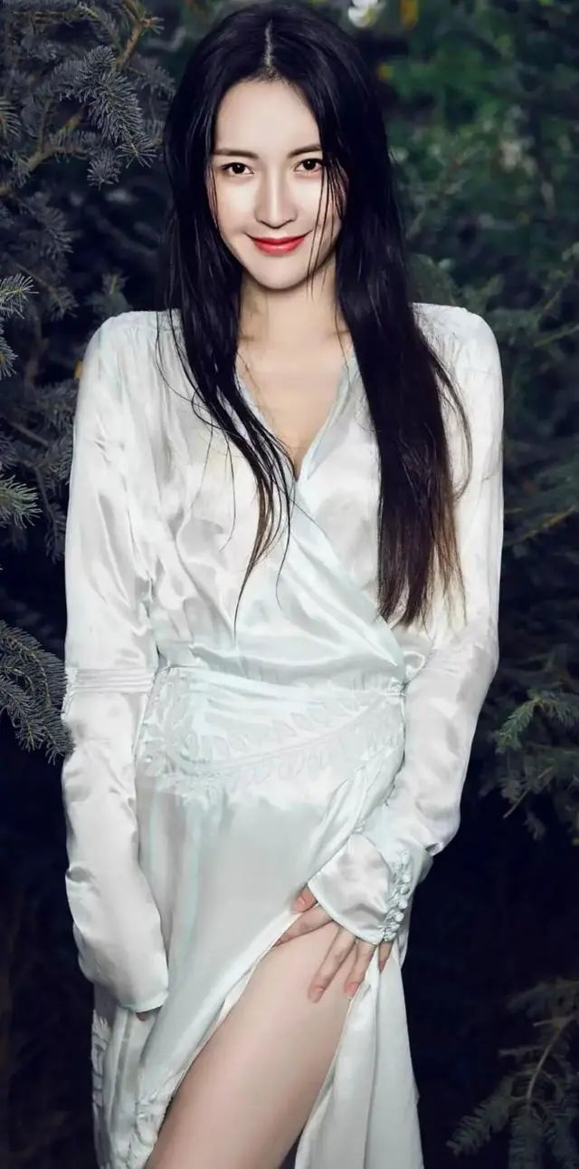 美女明星孙晶晶，性感迷人，美得让人心醉 - 炫图天下