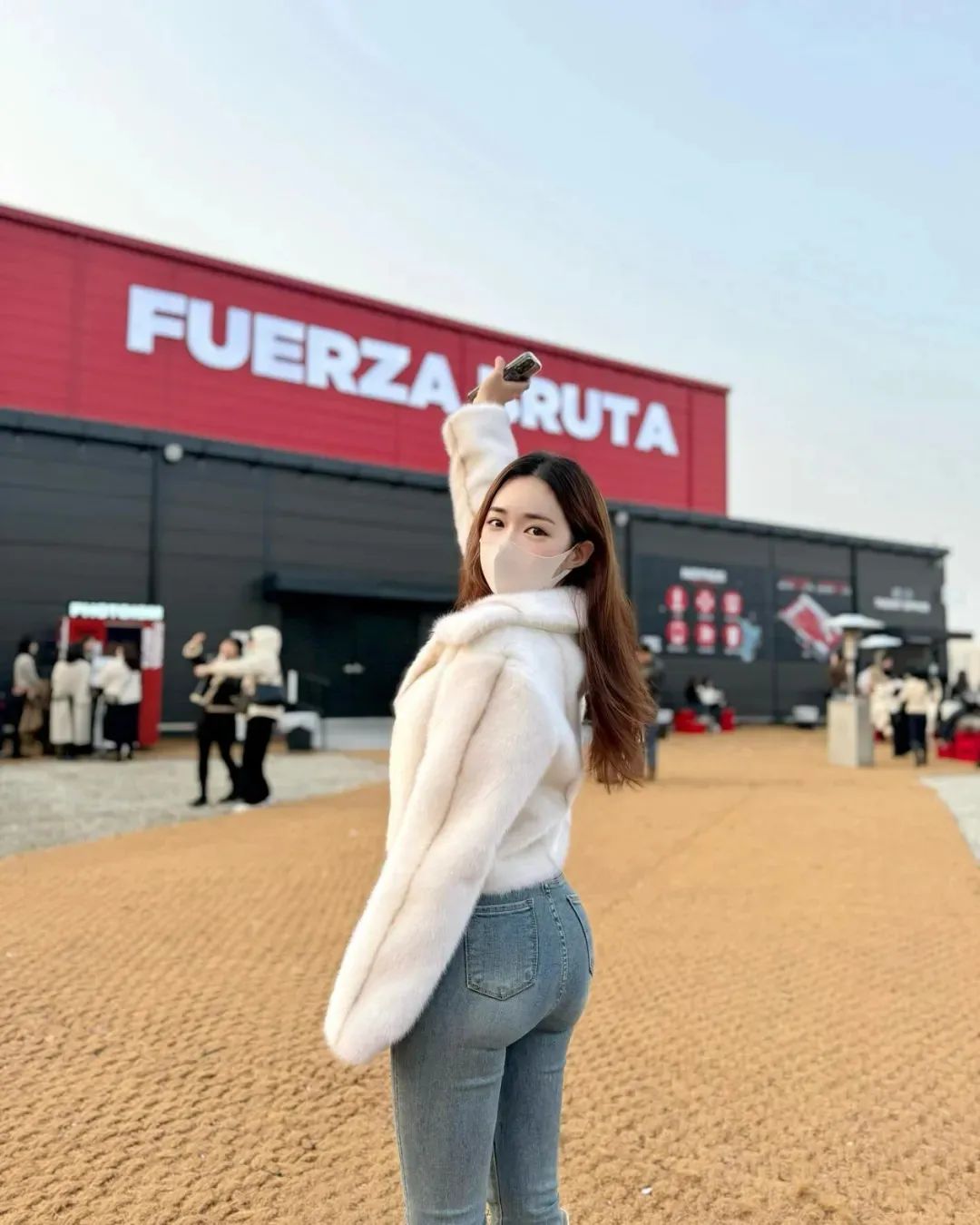 马来西亚瑜伽女神摄影师珍藏版壁纸分享｜想陪你一起呼吸大自然清新的气息，想陪你逛街吃东西，想…… - 炫图天下